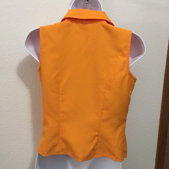 Button Up Top - Picture 2 of 6